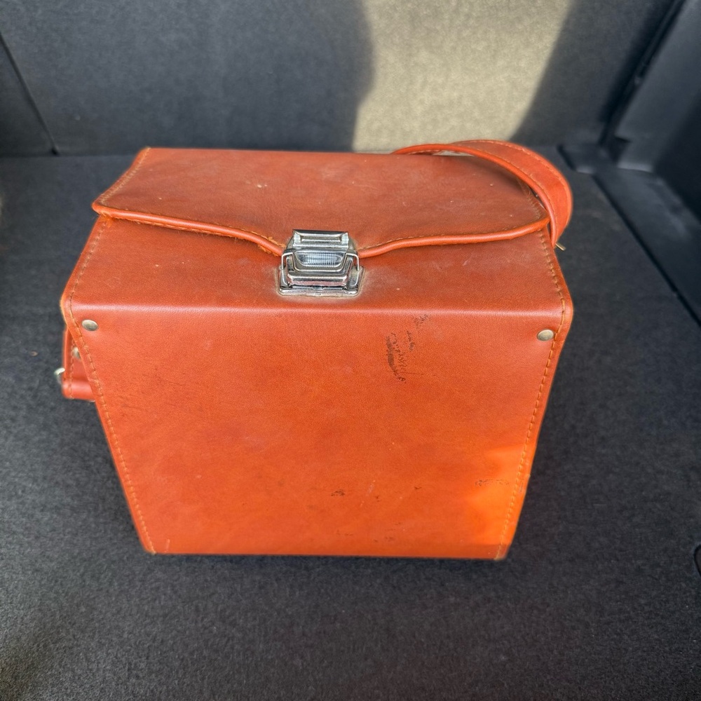 Vintage Hiroshima Leather camera bag
Made in Japan Mid-Century